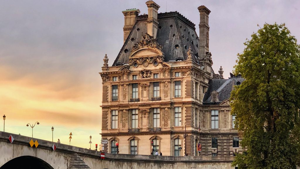 Five Friday Finds from France Louvre sunset featured