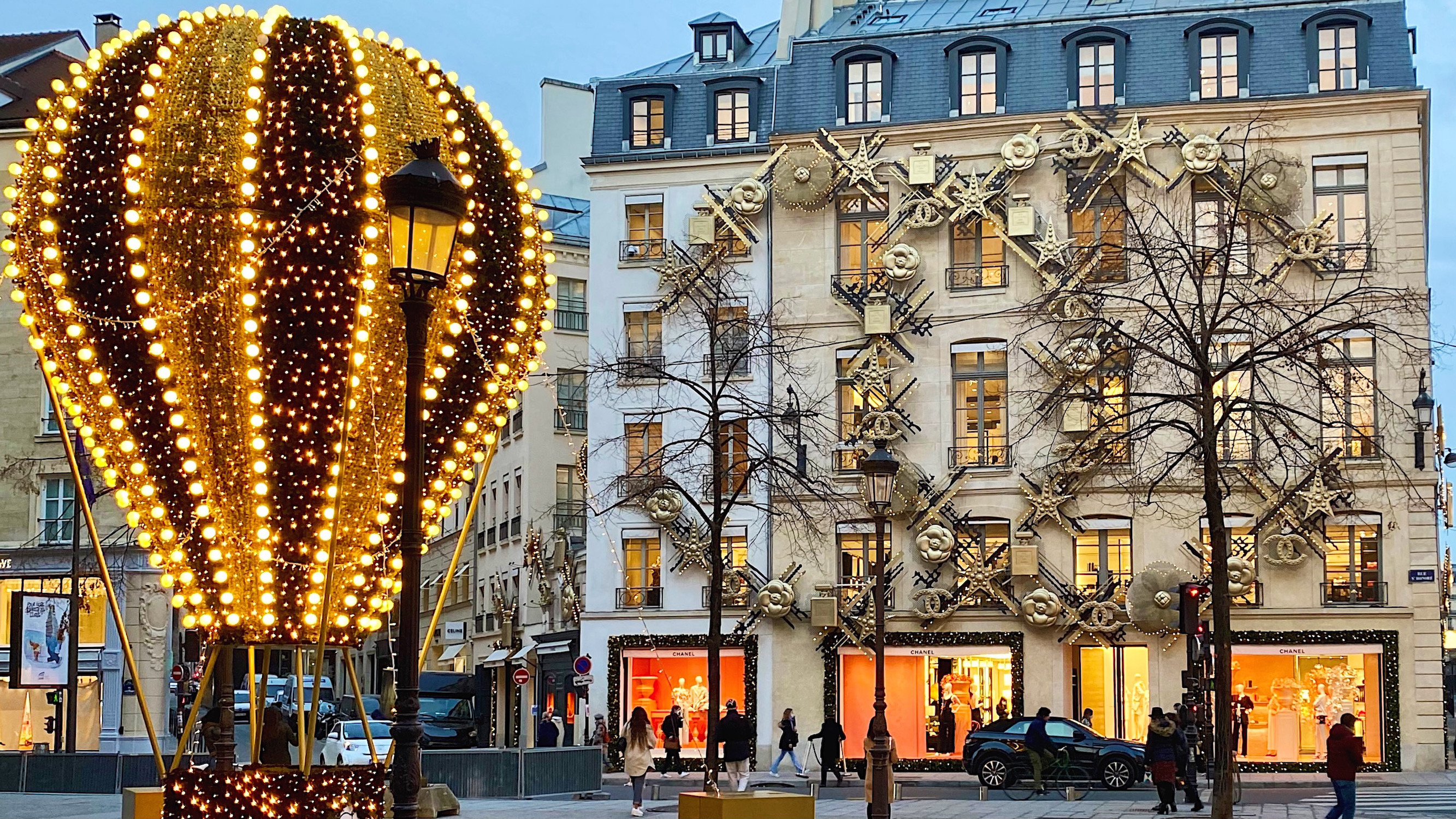 Christmas in Paris: My Favorite Decorations 2020 - Landen Kerr
