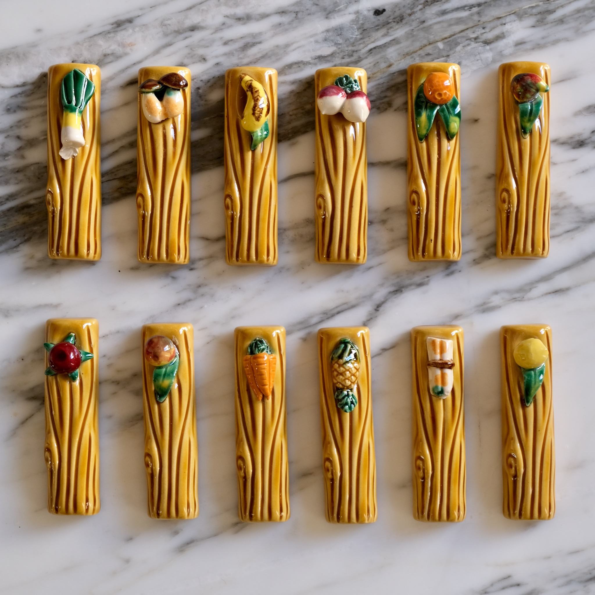 majolica fruit and vegetable knife rests