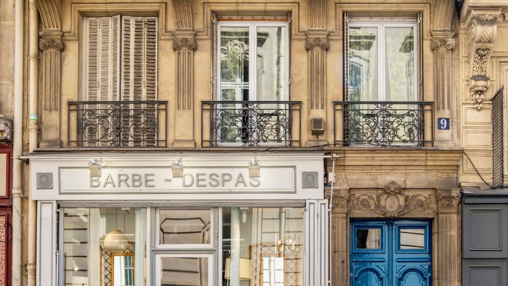 rue du bac facade featured