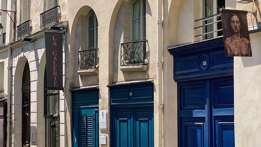 three blue doors paris featured