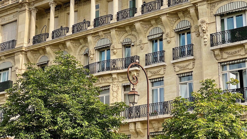 neuilly building featured
