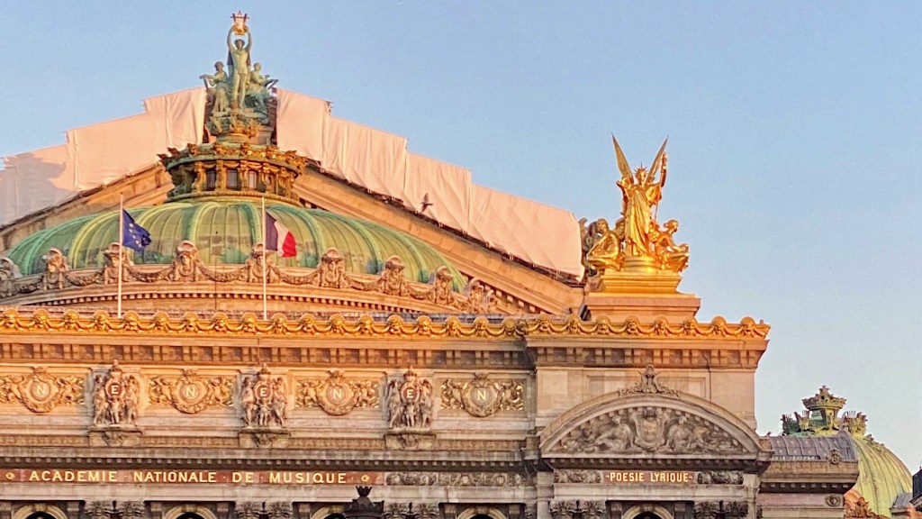 palais garnier morning light weekend links 45