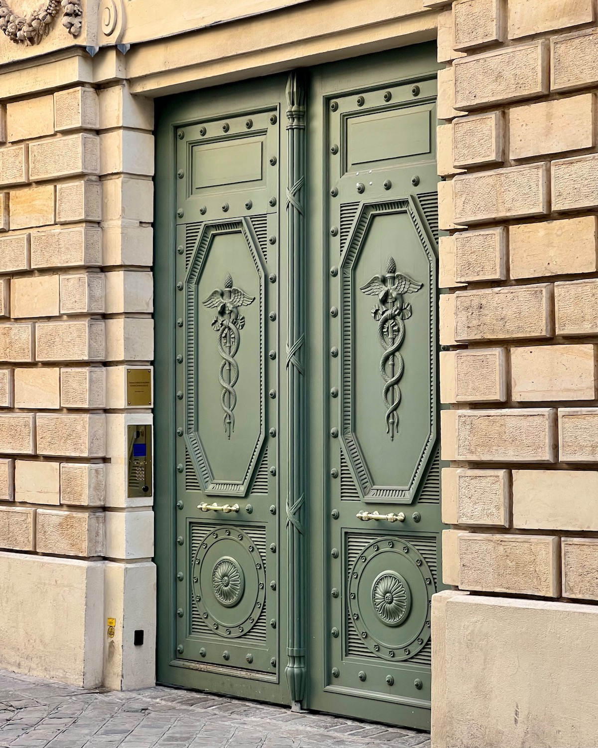 green door in paris