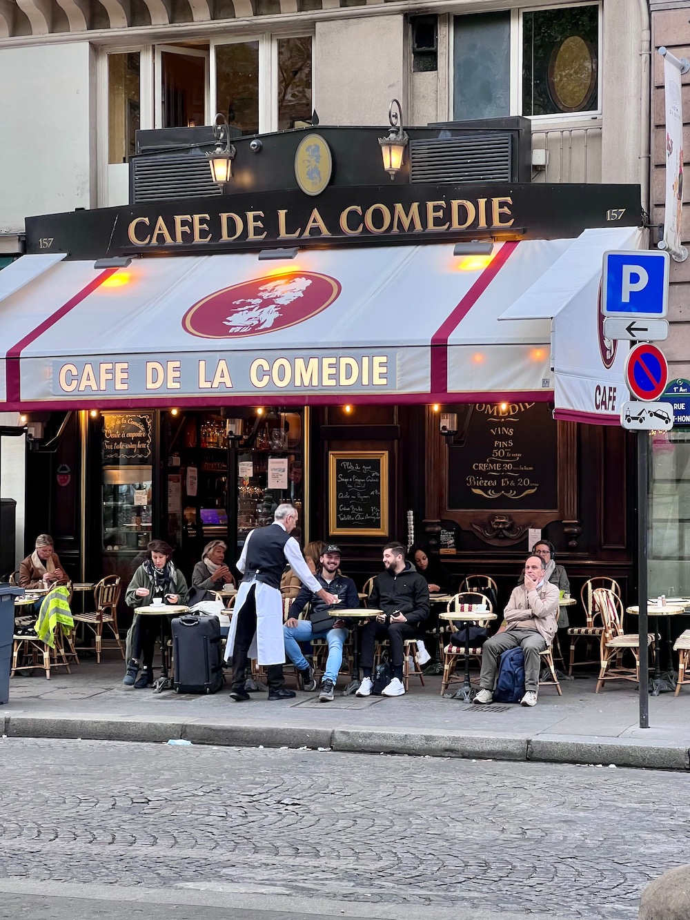 parisian cafe scene
