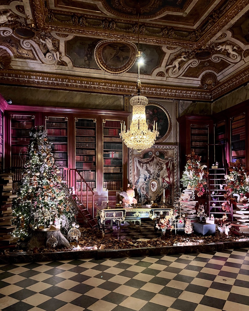 chateau vaux le vicomte christmas decorations 2022
