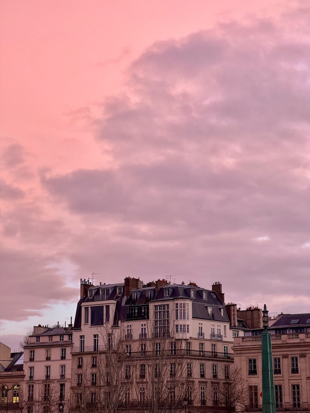 february pink sky in paris