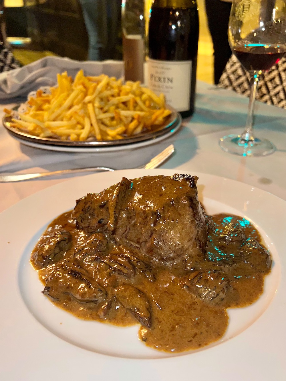 le voltaire paris steak morille