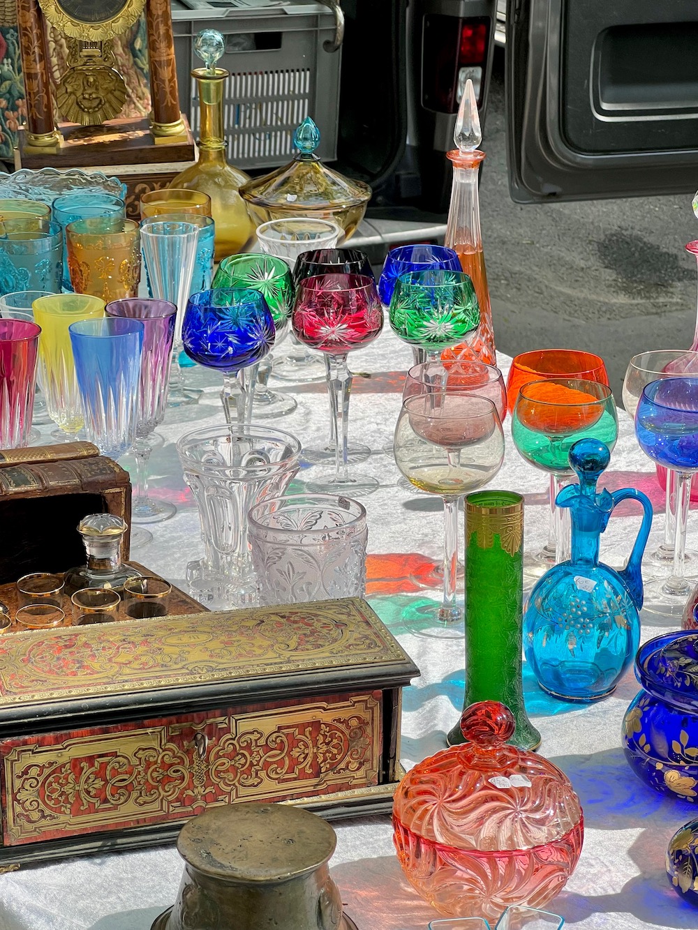 vanves flea market paris