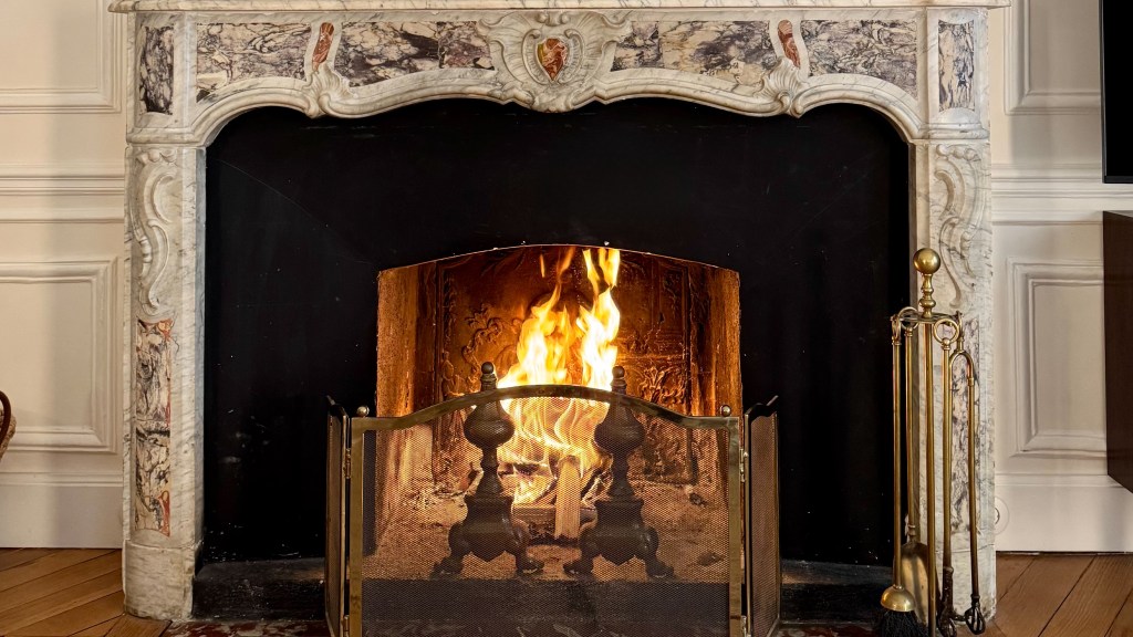 paris apartment fireplace
